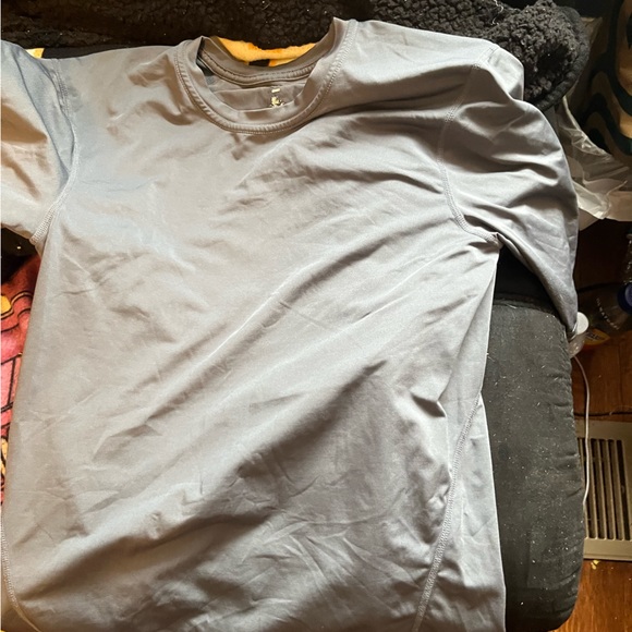 Quarter sleeve athletic shirt - Picture 2 of 2